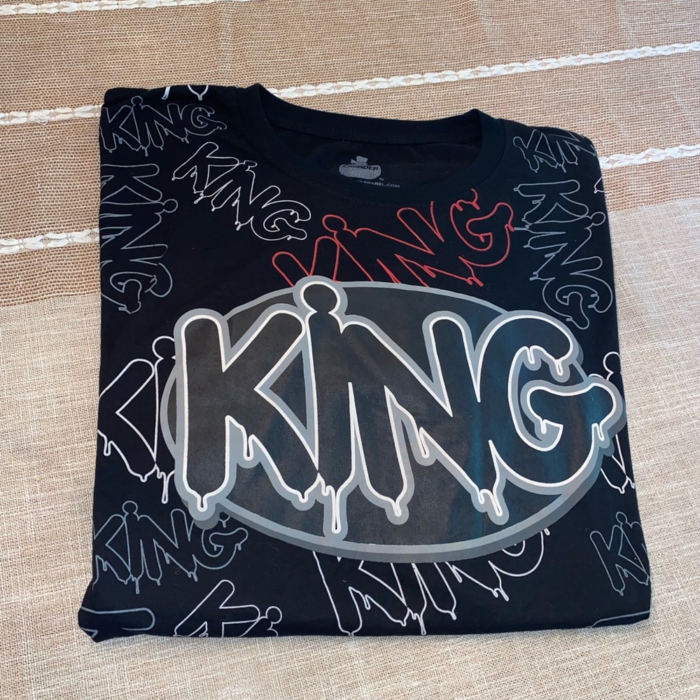 Launder by Bailey Apparel, Graphic T Shirt ‘King’, sz 2XL